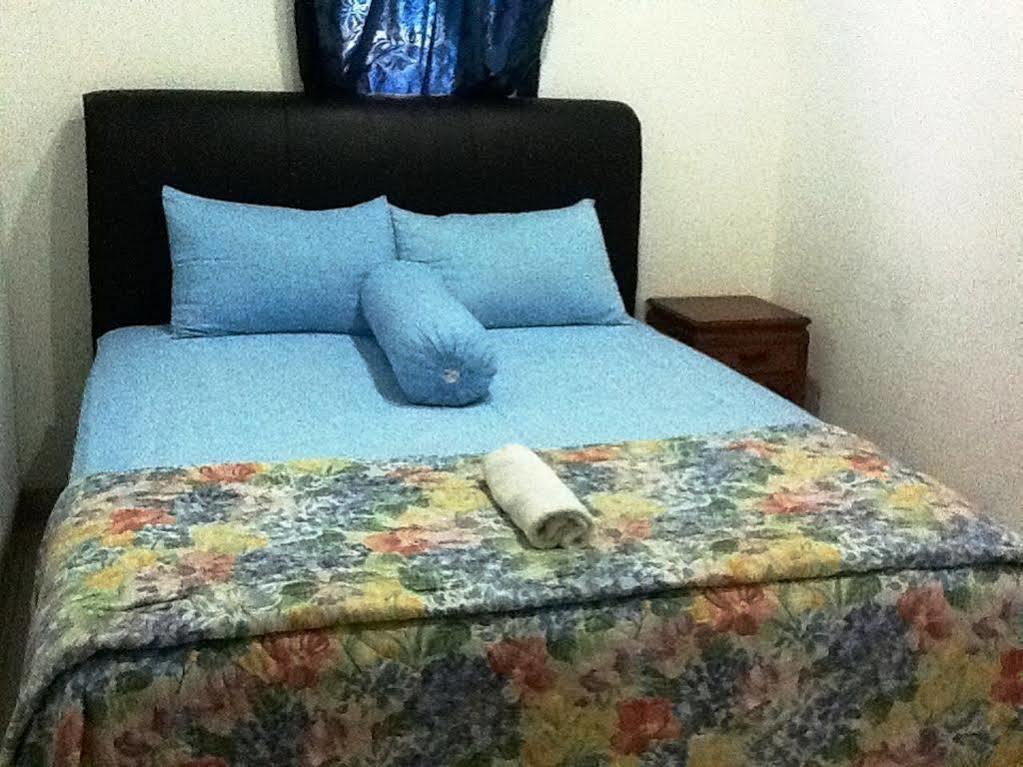 Pondok Malabar Guest House Джакарта Екстериор снимка