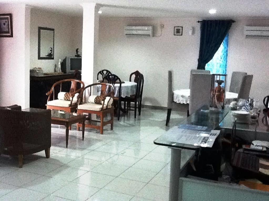 Pondok Malabar Guest House Джакарта Екстериор снимка